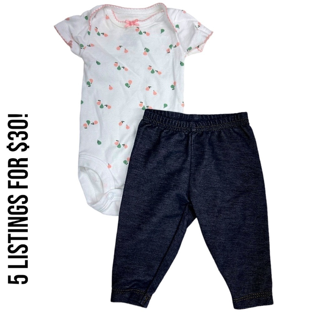 Carter’s Baby Girl Matching Outfit Set
Size newborn